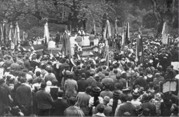 Festmesse 1923 im Park des Grafen Arco